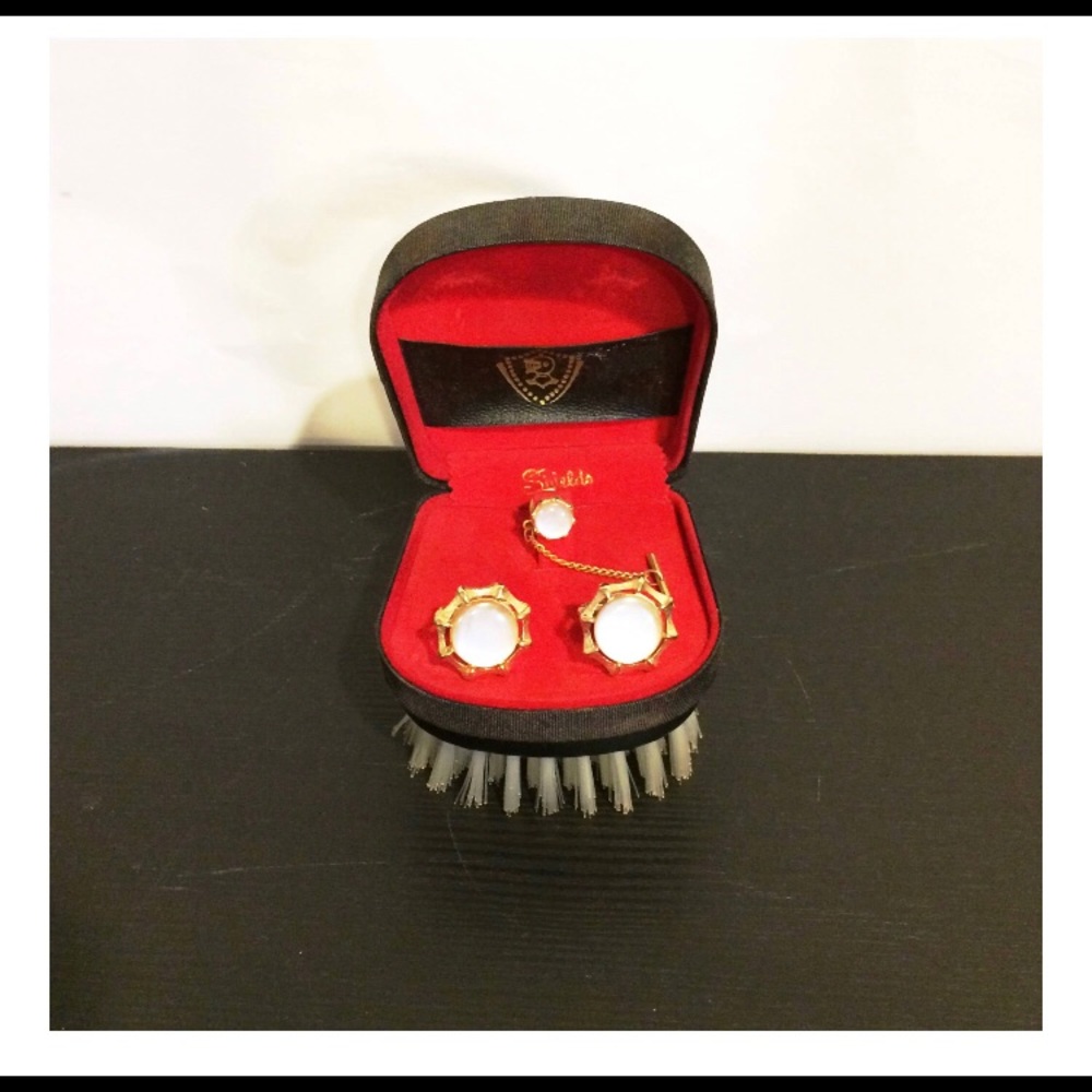Shields Cufflink Tietack Set W Valet Brush